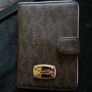 Michael kors passport wallet